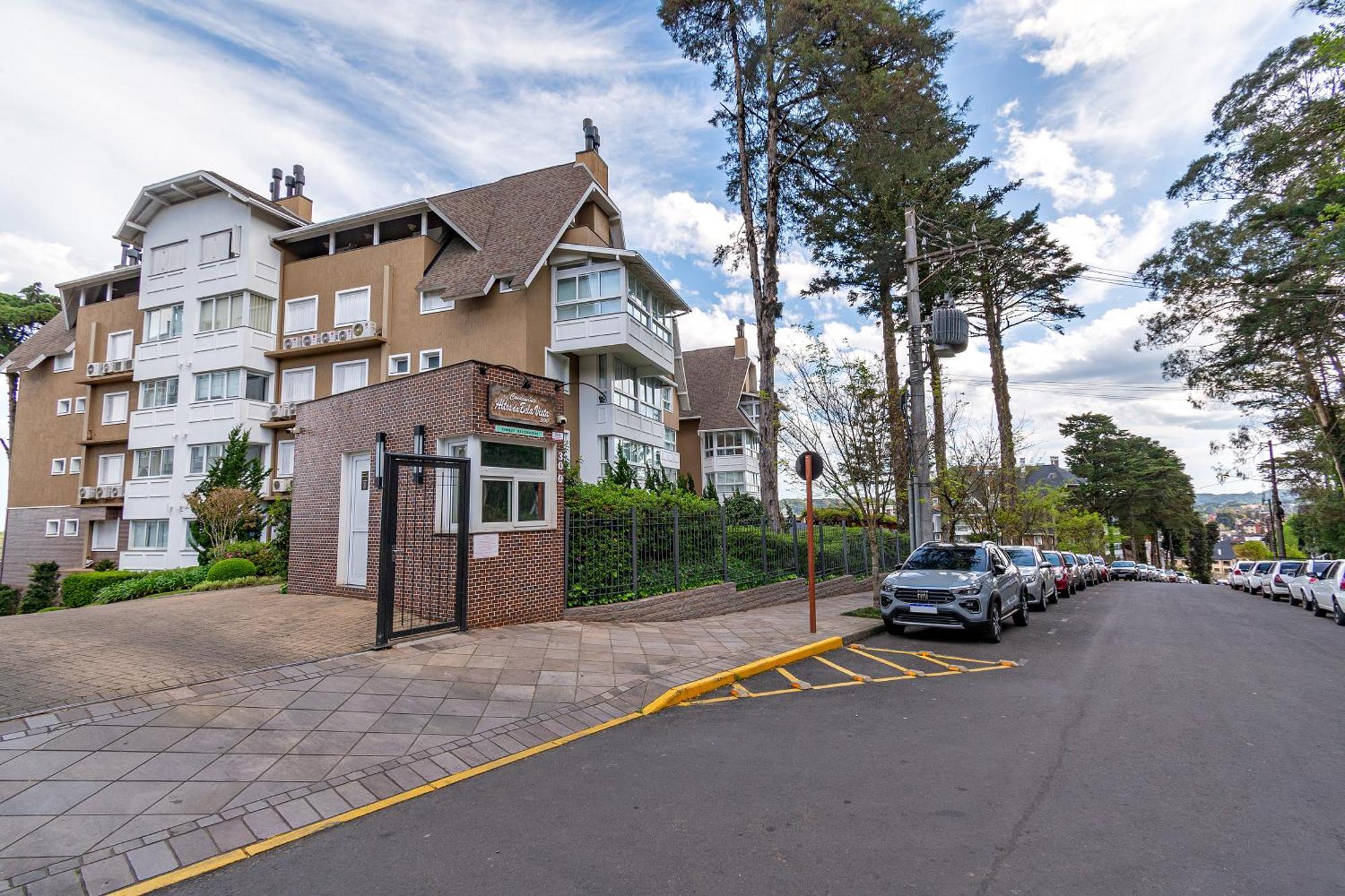 Luxuoso Apartamento Central Para 10 Pessoas Gramado Bagian luar foto